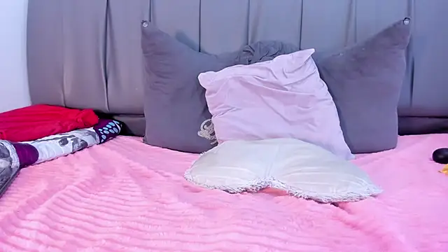 Snapshot of Cherllynn chatting on February 2025 10:23:02 PM Cherllynn online show from February 2025 10:23:02 PM