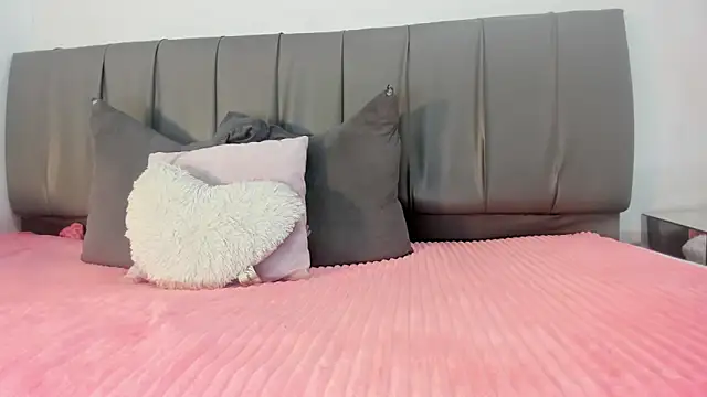 Snapshot of Cherllynn chatting on February 2025 01:32:01 PM Cherllynn online show from February 2025 01:32:01 PM