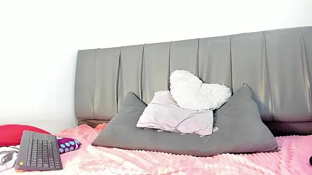 Snapshot of Cherllynn chatting on February 2025 04:36:02 PM Cherllynn online show from February 2025 04:36:02 PM