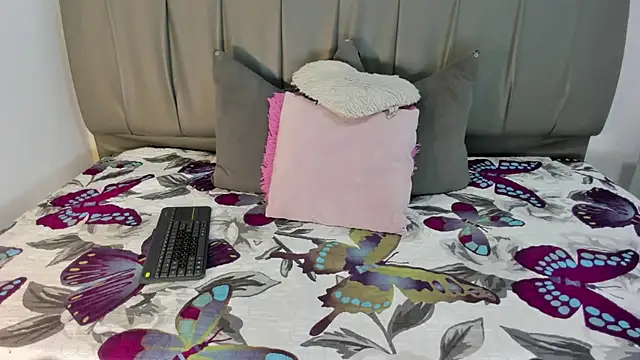 Snapshot of Cherllynn chatting on February 2025 03:27:01 PM Cherllynn online show from February 2025 03:27:01 PM