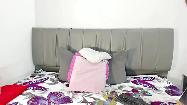 Snapshot of Cherllynn chatting on February 2025 03:48:02 PM Cherllynn online show from February 2025 03:48:02 PM