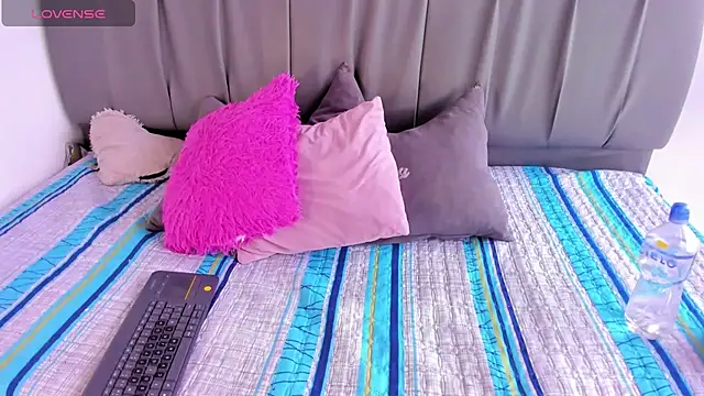 Snapshot of Cherllynn chatting on September 2025 05:02:02 PM Cherllynn online show from September 2025 05:02:02 PM