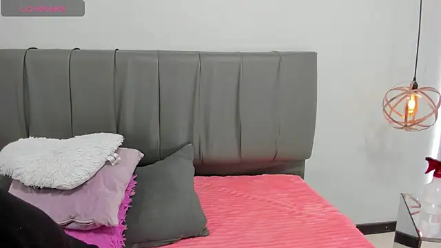 Snapshot of Cherllynn chatting on September 2025 03:39:01 PM Cherllynn online show from September 2025 03:39:01 PM