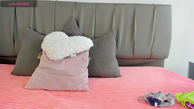 Snapshot of Cherllynn chatting on October 2025 02:48:02 PM Cherllynn online show from October 2025 02:48:02 PM