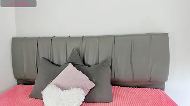 Snapshot of Cherllynn chatting on November 2025 04:40:01 PM Cherllynn online show from November 2025 04:40:01 PM