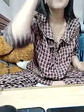 Snapshot of cream1299 chatting on January 2026 12:10:02 PM cream1299 online show from January 2026 12:10:02 PM