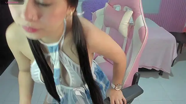 Yuli 16 online show from March 2025 12:02:02 PM