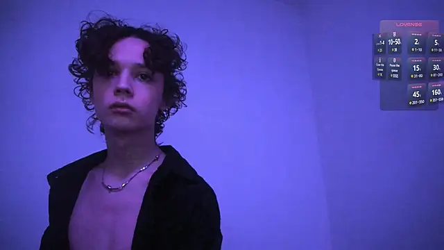 Vampirella GS online show from December 2024 03:03:01 PM