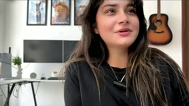 Snapshot of demieliss chatting on May 2026 08:45:01 AM demieliss online show from May 2026 08:45:01 AM