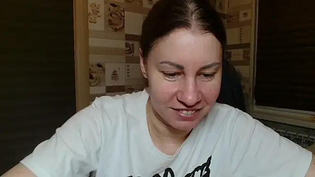 Snapshot of TherestlessKitty chatting on April 2026 10:18:01 PM TherestlessKitty online show from April 2026 10:18:01 PM