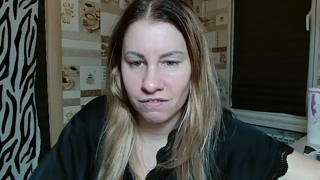 Snapshot of TherestlessKitty chatting on April 2026 10:15:02 PM TherestlessKitty online show from April 2026 10:15:02 PM