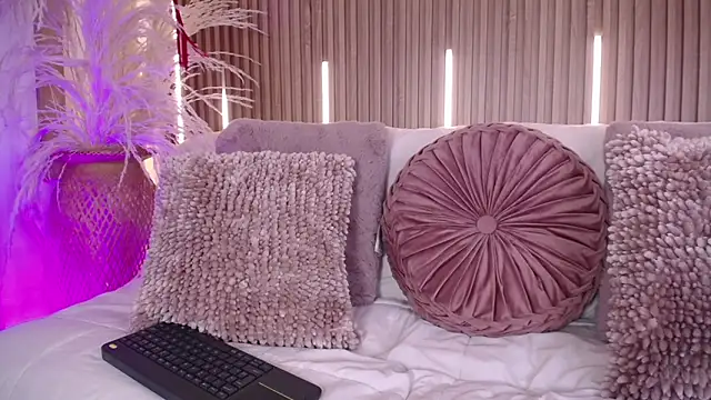 Snapshot of Tayzon_Foxxx chatting on March 2026 08:30:01 PM Tayzon Foxxx online show from March 2026 08:30:01 PM