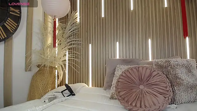 Snapshot of Tayzon_Foxxx chatting on April 2026 08:28:02 PM Tayzon Foxxx online show from April 2026 08:28:02 PM