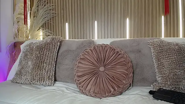 Snapshot of Tayzon_Foxxx chatting on April 2026 08:28:02 PM Tayzon Foxxx online show from April 2026 08:28:02 PM