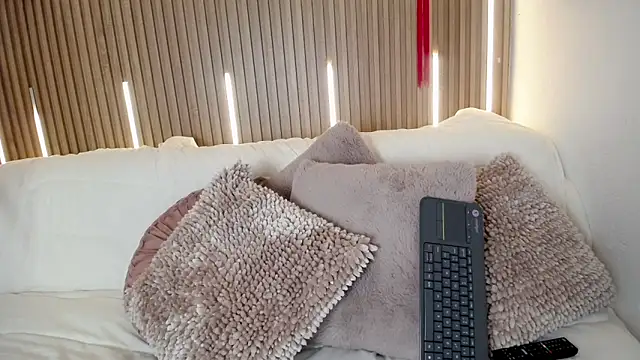 Snapshot of Tayzon_Foxxx chatting on April 2026 08:31:02 PM Tayzon Foxxx online show from April 2026 08:31:02 PM