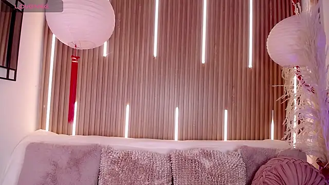 Snapshot of Tayzon_Foxxx chatting on April 2026 08:33:01 PM Tayzon Foxxx online show from April 2026 08:33:01 PM