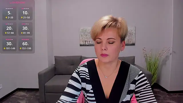 Snapshot of Julia_Wilsone chatting on December 2024 01:28:01 PM Julia Wilsone online show from December 2024 01:28:01 PM