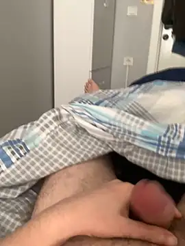 Erenn34 online show from April 2026 05:23:01 AM