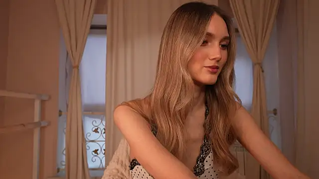 aurora nude online show from October 2025 06:50:02 AM