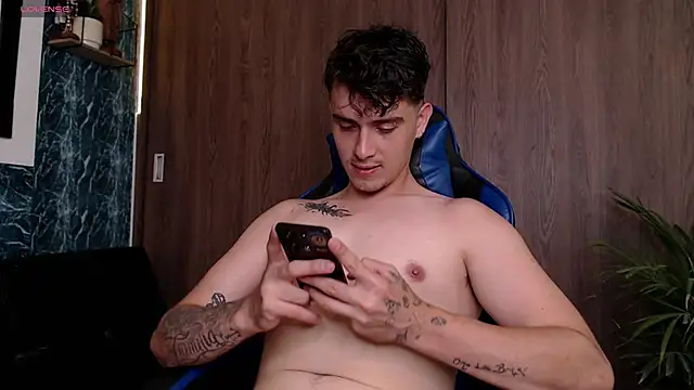 Snapshot of colby_scott chatting on April 2026 09:39:33 PM colby scott online show from April 2026 09:39:33 PM