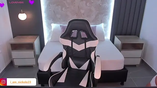 nicky peyton online show from October 2025 03:01:02 AM