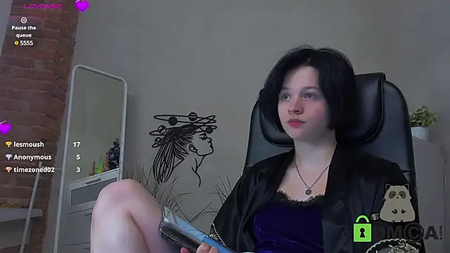 Alina Mills online show from December 2024 01:56:01 PM