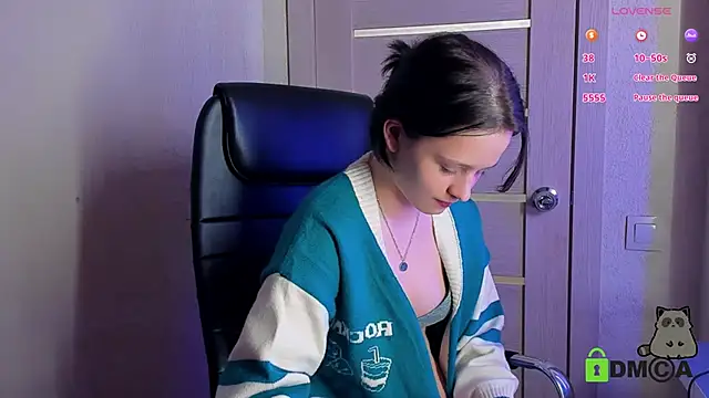 Alina Mills online show from March 2025 06:45:02 PM