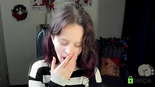 Snapshot of Alina_Mills chatting on December 2025 08:43:01 AM Alina Mills online show from December 2025 08:43:01 AM