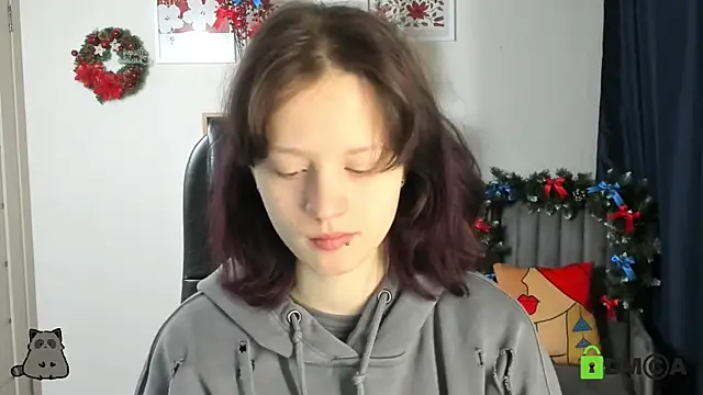 Snapshot of Alina_Mills chatting on December 2025 07:05:01 AM Alina Mills online show from December 2025 07:05:01 AM