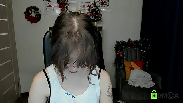 Snapshot of Alina_Mills chatting on January 2026 08:06:01 AM Alina Mills online show from January 2026 08:06:01 AM