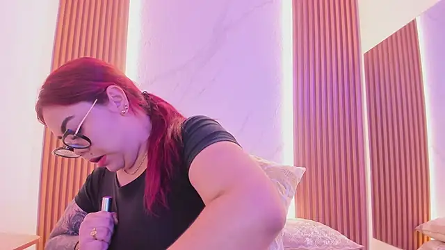 juicy led  online show from February 2025 11:21:02 AM