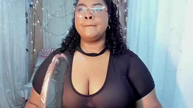 Snapshot of Ana_off_alana chatting on June 2026 01:05:02 AM Ana off alana online show from June 2026 01:05:02 AM