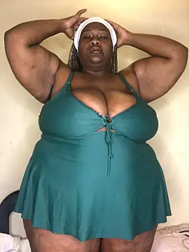 Snapshot of bustytitsxxx chatting on June 2026 07:35:02 AM bustytitsxxx online show from June 2026 07:35:02 AM