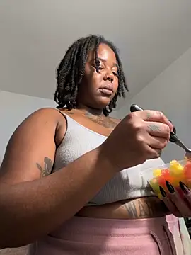 Goddess Nafeesha online show from November 2025 05:18:01 PM