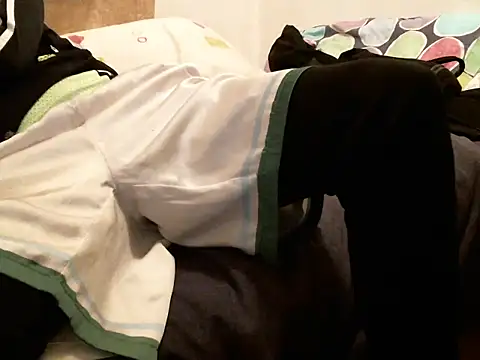 Snapshot of bravo23toro chatting on March 2026 12:21:02 PM bravo23toro online show from March 2026 12:21:02 PM