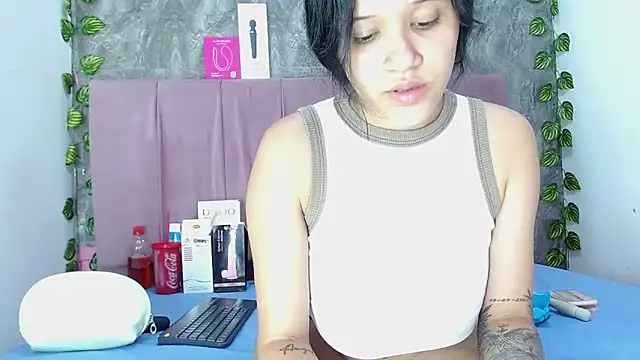 anitacorreahotcm101 online show from March 2026 07:52:01 PM