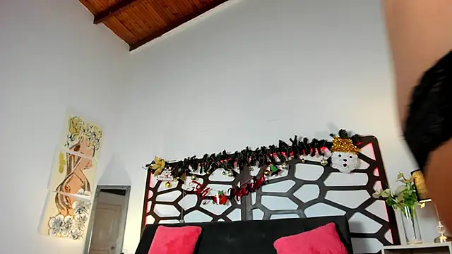 Snapshot of chantall_smith chatting on January 2025 06:59:02 PM chantall smith online show from January 2025 06:59:02 PM