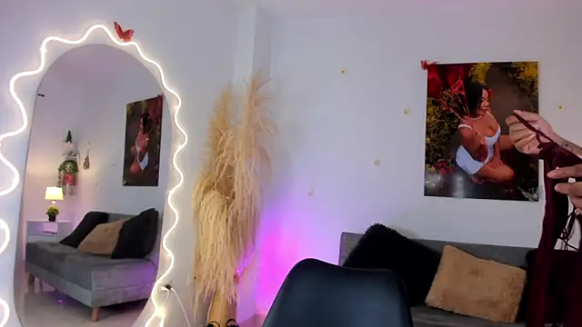 Snapshot of chantall_smith chatting on November 2025 12:11:01 PM chantall smith online show from November 2025 12:11:01 PM