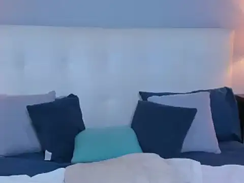 SaraaJhonsonn online show from January 2025 06:59:02 PM