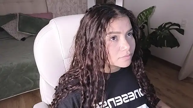 loly marce online show from December 2025 08:35:01 PM