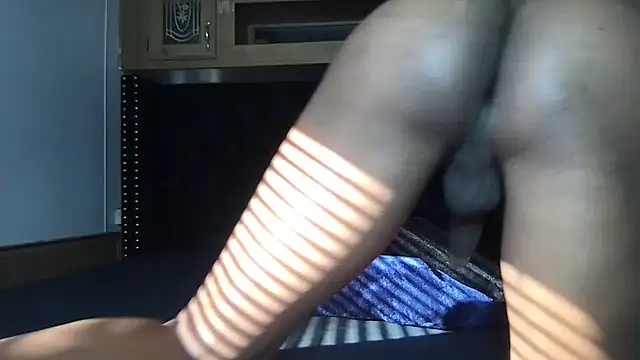 Snapshot of SeductiveMiahBrown chatting on May 2026 01:31:01 PM SeductiveMiahBrown online show from May 2026 01:31:01 PM