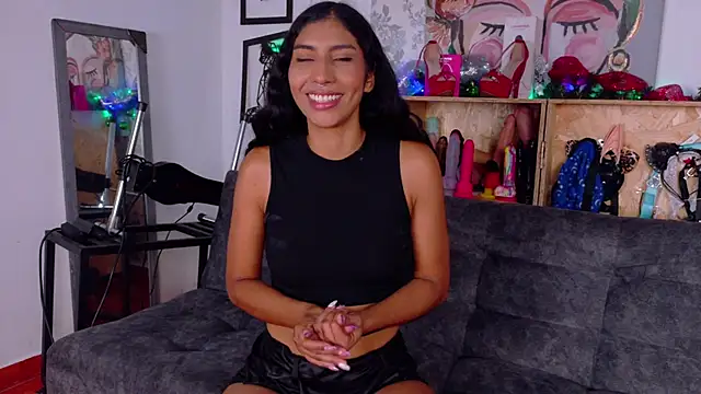 Snapshot of taty_miller chatting on December 2025 08:18:02 PM taty miller online show from December 2025 08:18:02 PM