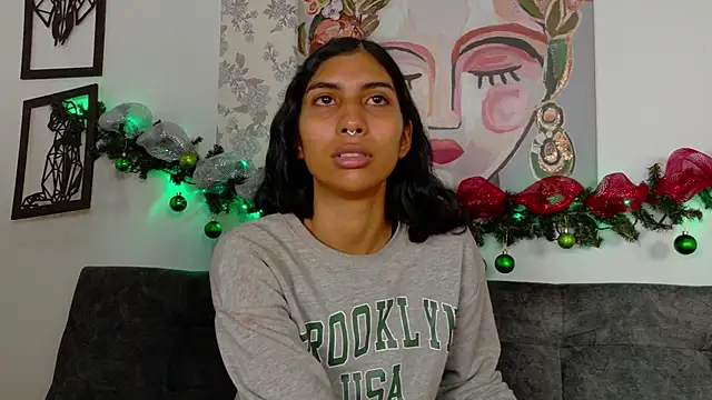 Snapshot of taty_miller chatting on December 2025 08:28:02 PM taty miller online show from December 2025 08:28:02 PM