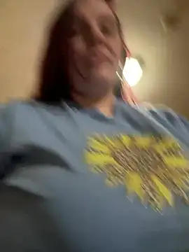 Snapshot of lairarose chatting on April 2026 04:41:01 PM lairarose online show from April 2026 04:41:01 PM