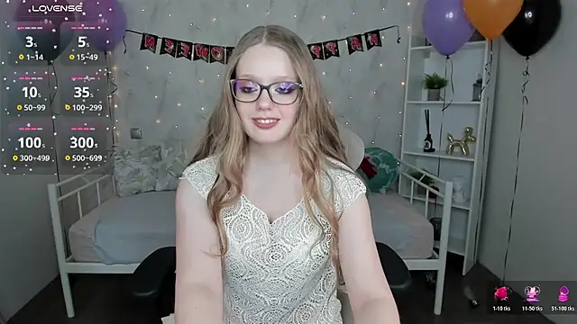 Snapshot of Polly__Cutie chatting on November 2025 05:32:02 AM Polly Cutie online show from November 2025 05:32:02 AM