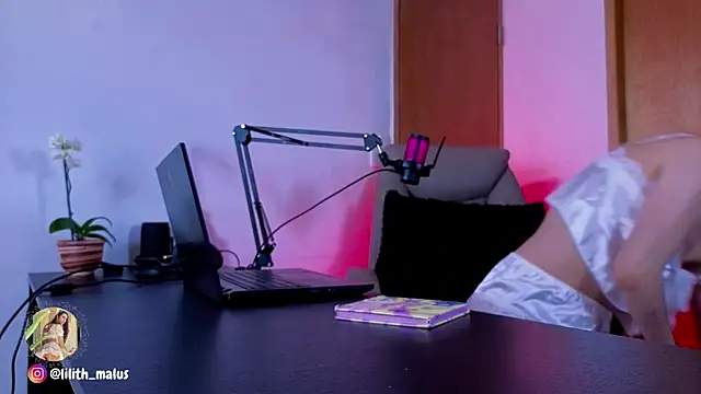 Snapshot of Lilith_malum chatting on March 2026 07:11:01 PM Lilith malum online show from March 2026 07:11:01 PM