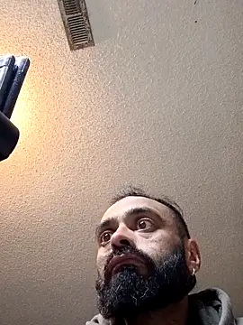 Snapshot of C8L3U chatting on March 2026 11:18:01 PM C8L3U online show from March 2026 11:18:01 PM