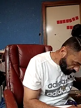 Snapshot of C8L3U chatting on March 2026 09:46:01 AM C8L3U online show from March 2026 09:46:01 AM