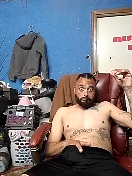 Snapshot of C8L3U chatting on March 2026 12:27:02 AM C8L3U online show from March 2026 12:27:02 AM