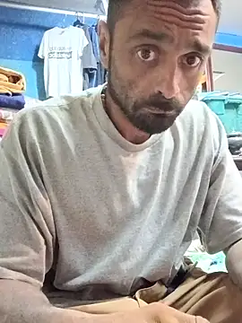 Snapshot of C8L3U chatting on April 2026 06:47:02 AM C8L3U online show from April 2026 06:47:02 AM